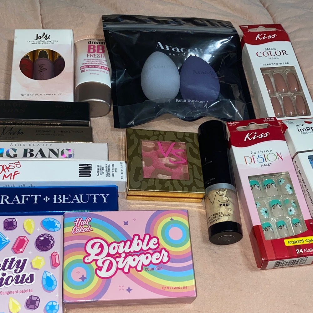 16 pieces of brand new Makeup and Beauty Collection of mixed brands all nwt